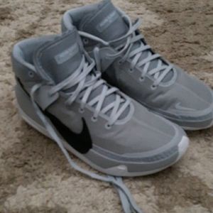 KEVIN DURANT BY NIKE SNEAKERS